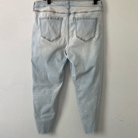 Liverpool Crop Ankle Distressed Skinny Jean 12P - Picture 2 of 16
